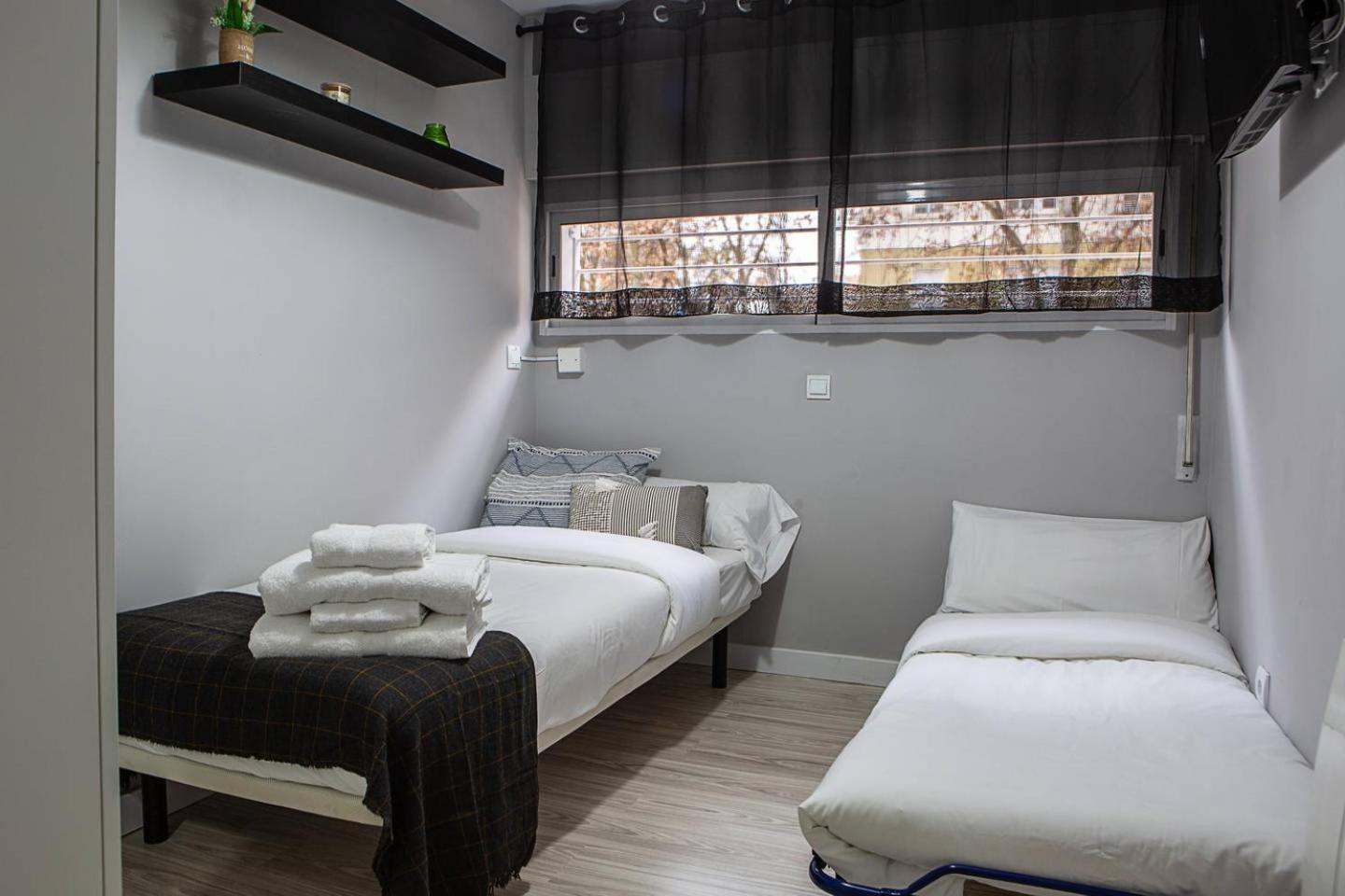Lovely 3 Bedroom Apartment Next To Fuencarral Madrid Exterior photo